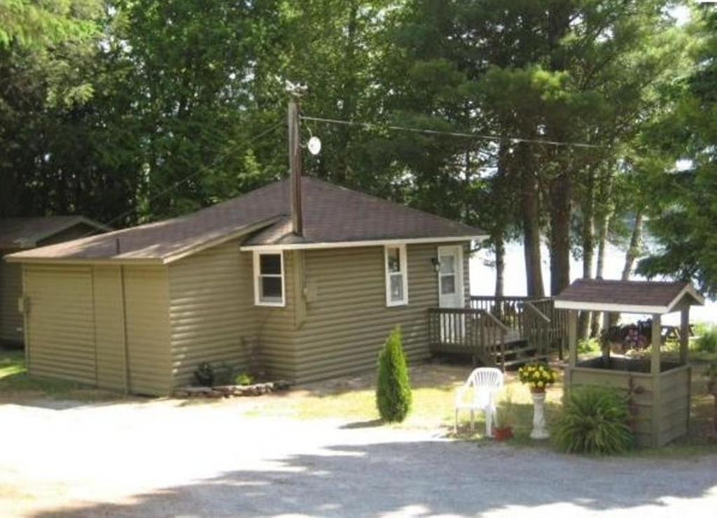 Cloverleaf Cottages Oxtongue Lake Phòng bức ảnh