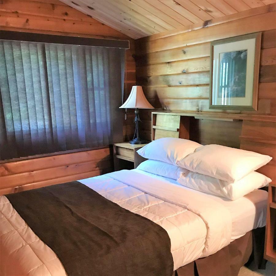 Cloverleaf Cottages Oxtongue Lake Ngoại thất bức ảnh